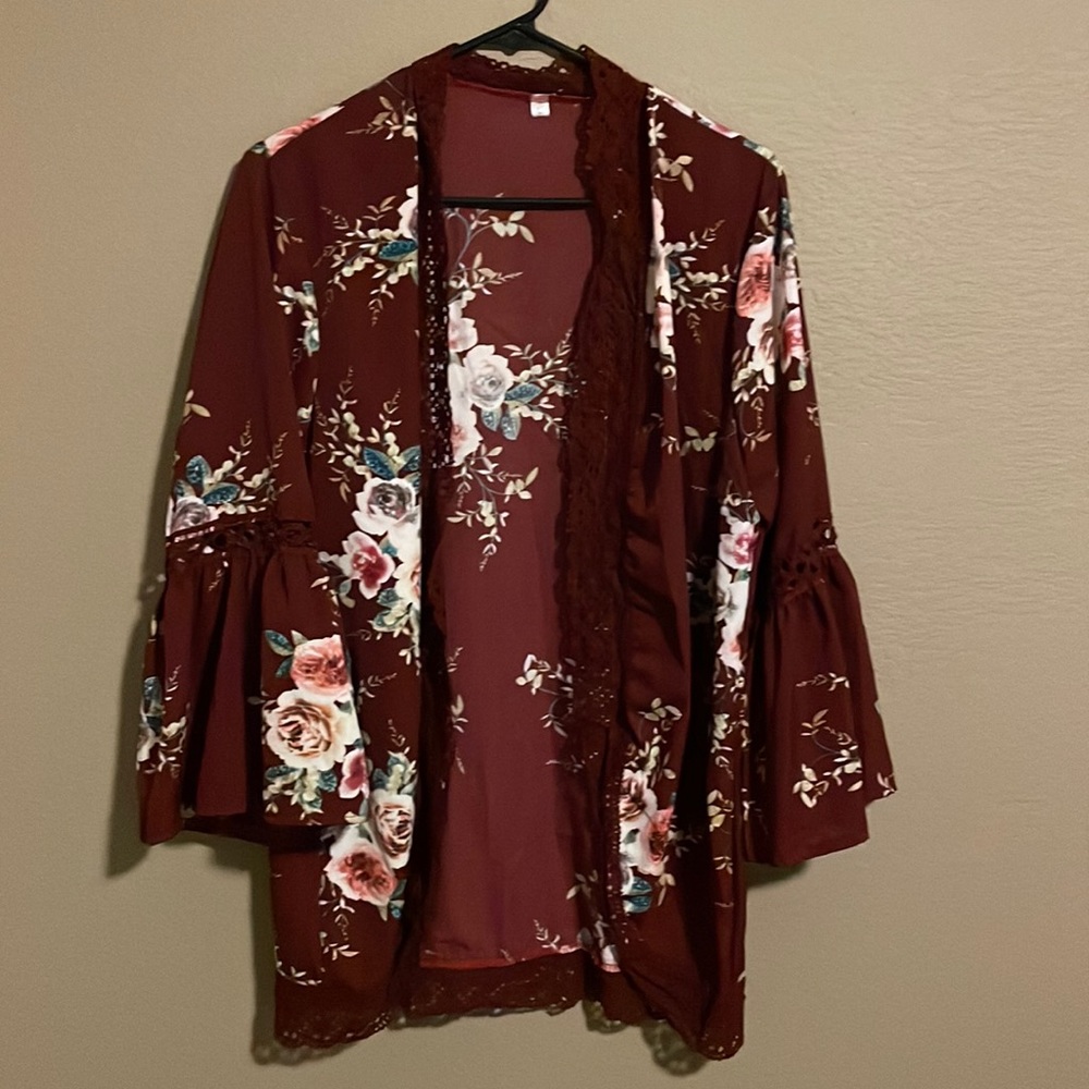 I’m selling a cute sweater thing to put over a tank top or something like that